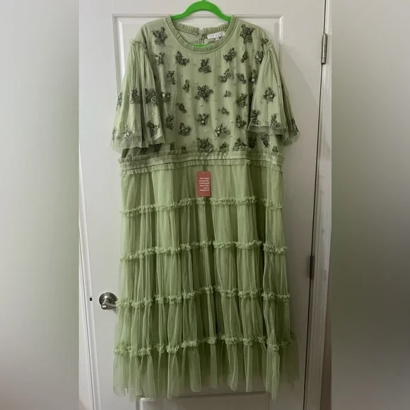 Ivy City Co Anastasia Dress in Sage - Picture 2 of 8